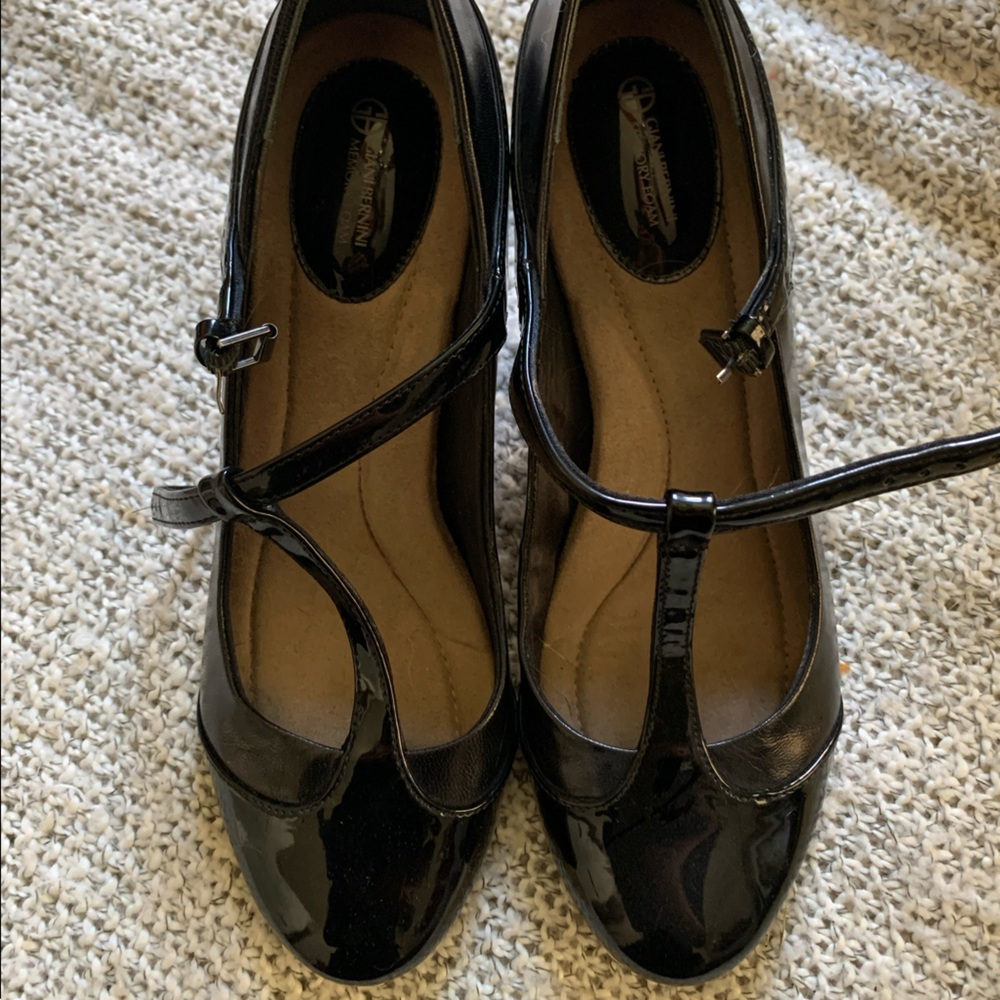 Giani Bernini T Strap Heel